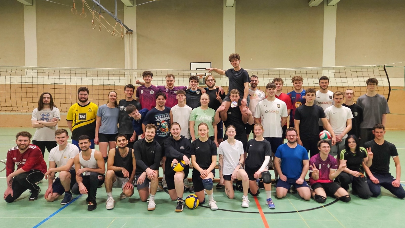 Gelungenes Weihnachtsturnier der Volleyballabteilung des SV Höxter