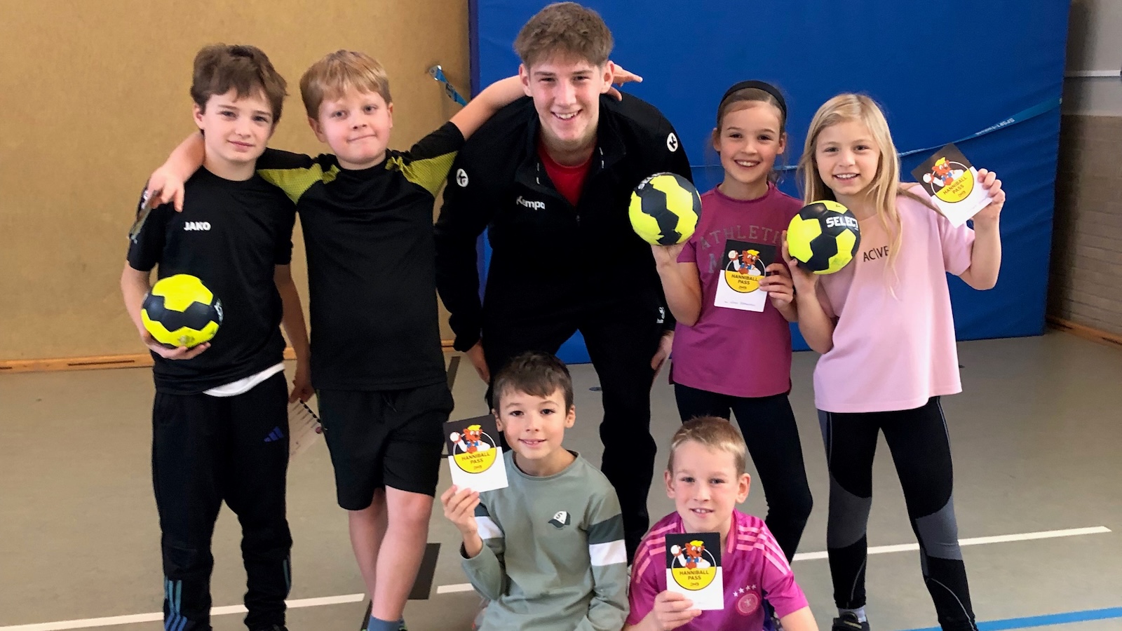 Handball begeistert Grundschulkinder – HLC Höxter veranstaltet Aktionstag am Nicolaitor