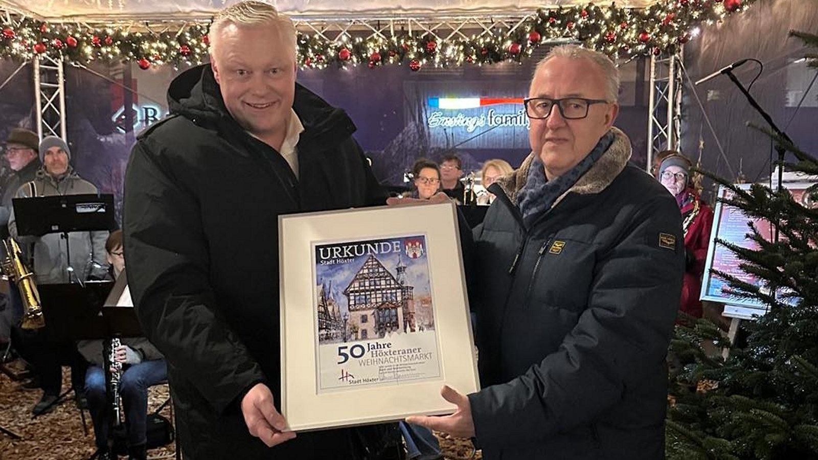 Seit 50 Jahren von der Werbegemeinschaft organisiert: Feierlicher Eröffnung des Höxteraner Weihnachtsmarktes