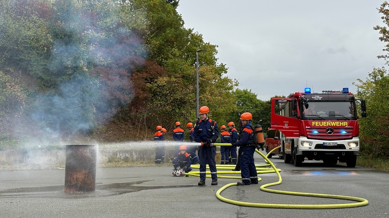 24 Stunden im Einsatz Berufsfeuerwehrtag der Jugendfeuerwehren Beverungen, Dalhausen und Herstelle